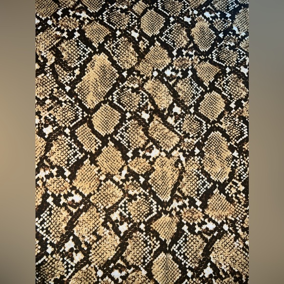 Windsor Snakeskin‎ long sleeve bodysuit - Size Medium - Picture 4 of 4